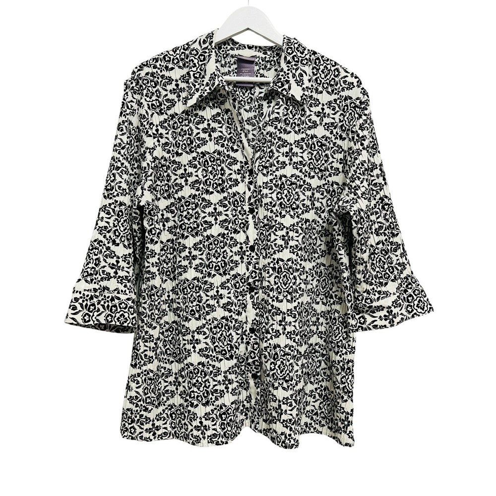 Laura Scott Button Down Woman 16/18W‎ Black White Plisse Pleated Floral Blouse